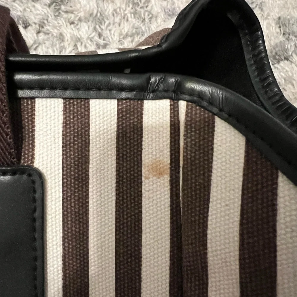 Henri Bendel Dog bag